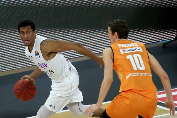 年轻选手更 年轻选手更